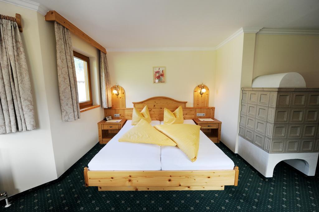 Hotel Garni Landhaus Platzer Zell am Ziller Exterior photo
