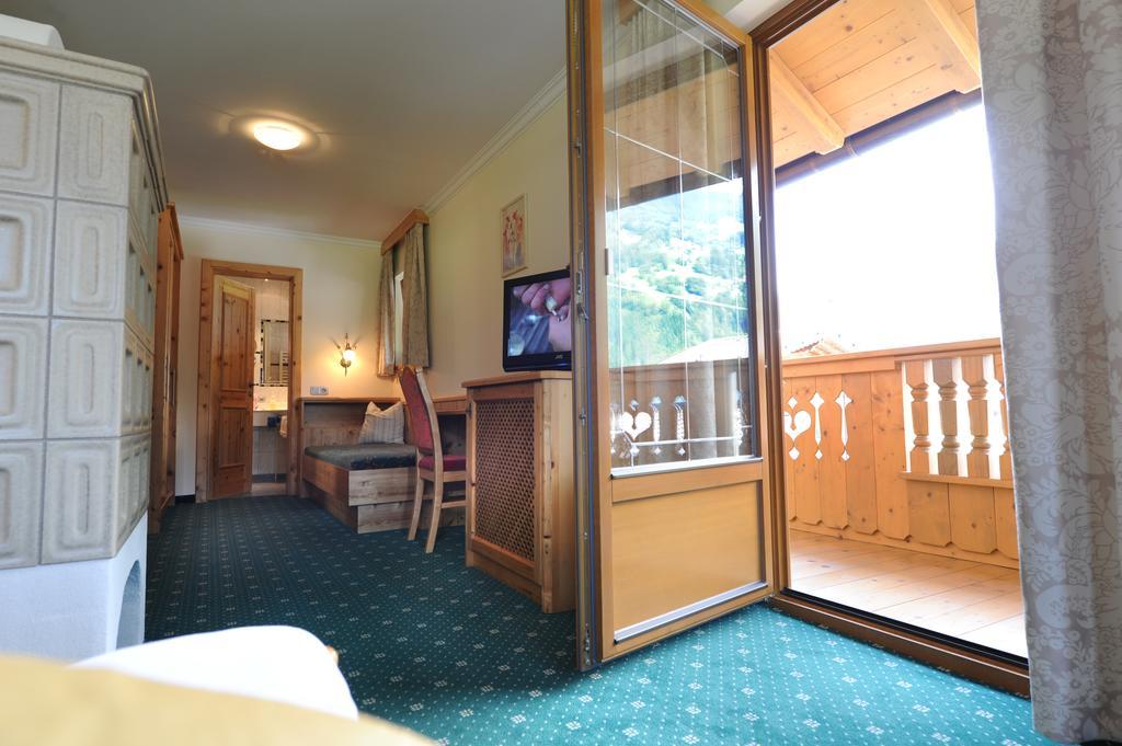 Hotel Garni Landhaus Platzer Zell am Ziller Exterior photo
