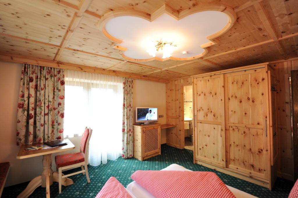 Hotel Garni Landhaus Platzer Zell am Ziller Exterior photo