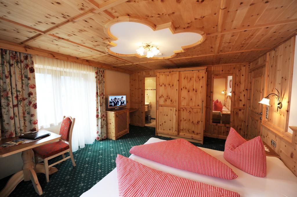 Hotel Garni Landhaus Platzer Zell am Ziller Exterior photo