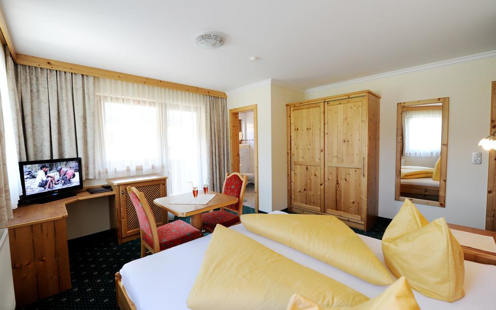 Hotel Garni Landhaus Platzer Zell am Ziller Exterior photo