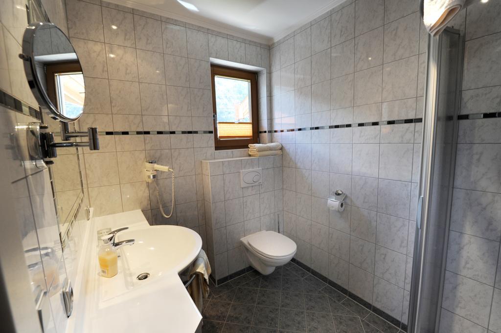 Hotel Garni Landhaus Platzer Zell am Ziller Exterior photo