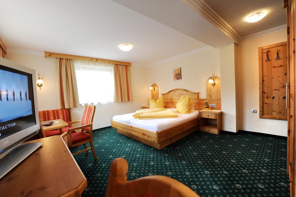 Hotel Garni Landhaus Platzer Zell am Ziller Exterior photo