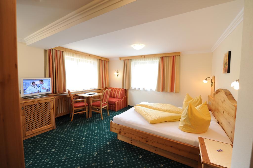 Hotel Garni Landhaus Platzer Zell am Ziller Exterior photo