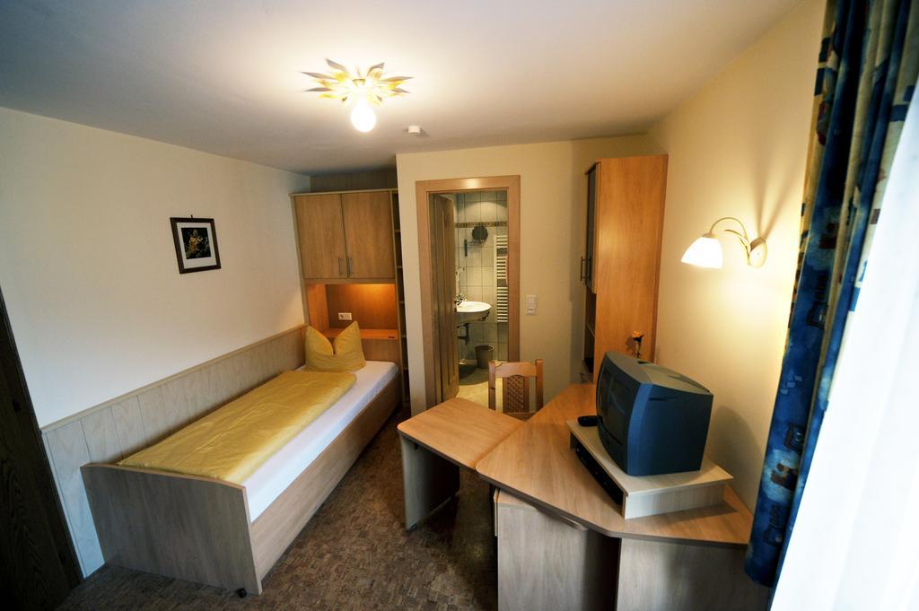 Hotel Garni Landhaus Platzer Zell am Ziller Exterior photo